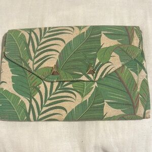 Stella & Dot Green and Cream Tropical Clutch
